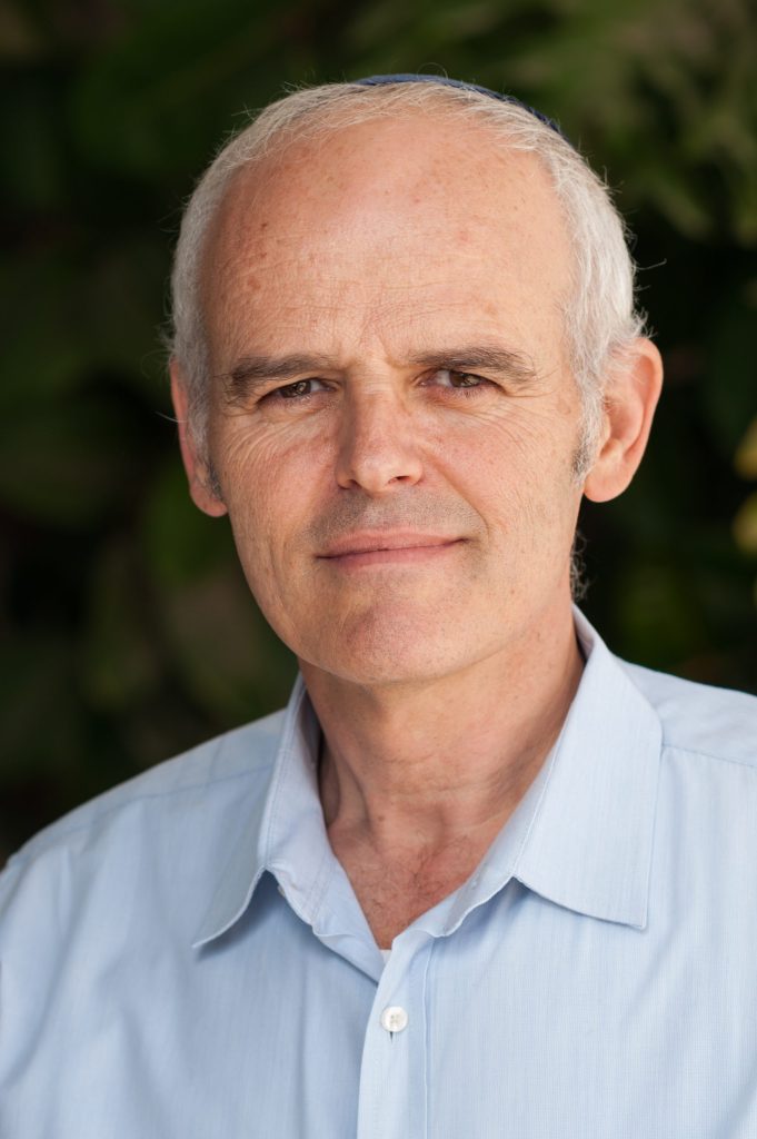 שמעון קלייין מרצה במכללה האקדמית הרצוג